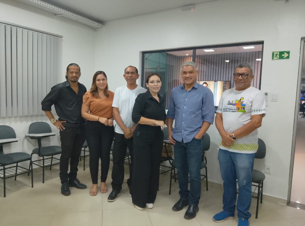 famm-1024x760 Exposição do artista plástico Jeriel Luz retrata, em pinturas a força dos estivadores e ribeirinhos na orla de Macapá.