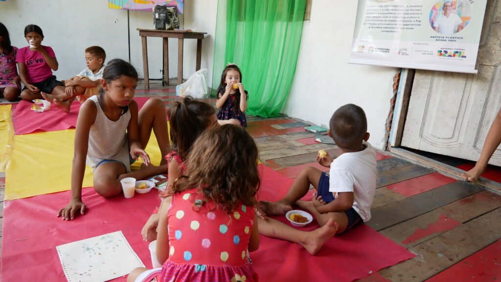 fum-10-1024x576 Exposição do artista plástico Jeriel Luz retrata, em pinturas a força dos estivadores e ribeirinhos na orla de Macapá.