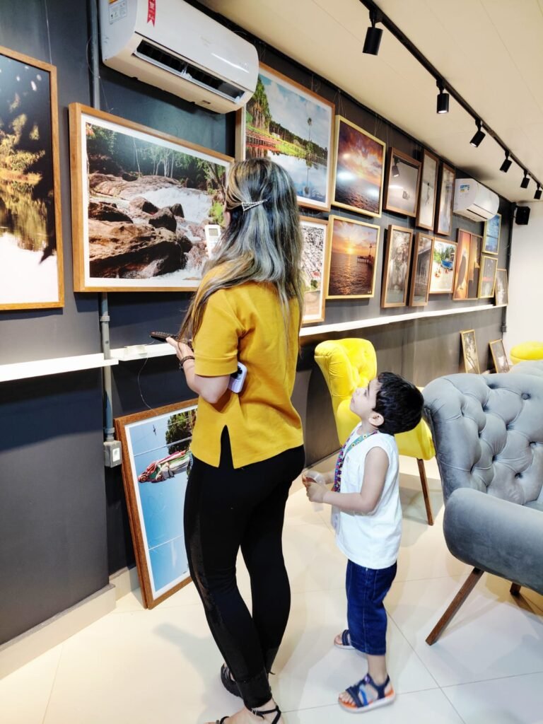 Imagem-do-WhatsApp-de-2025-08-08-as-16.30.53_cccac63e-768x1024 EXPOSIÇÃO “INVISÍVEIS AO OLHAR COMUM”