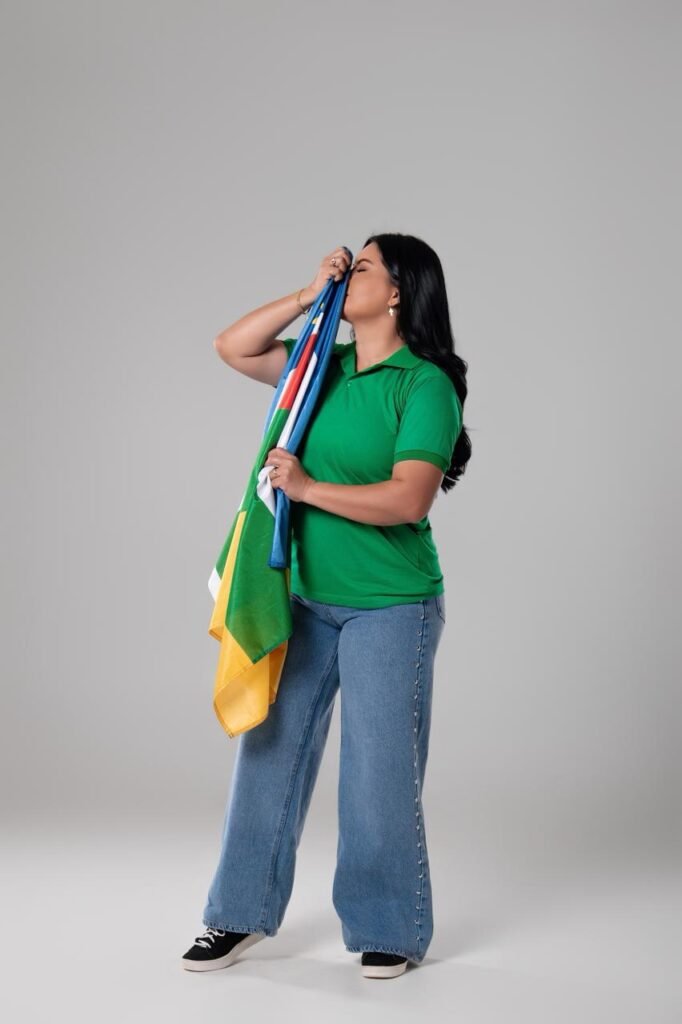 WhatsApp-Image-2025-12-08-at-12.41.19-682x1024 A Embaixadora do Turismo em Porto Grande