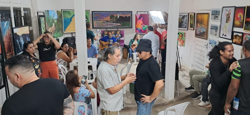 WhatsApp-Image-2026-05-07-at-22.56.41-1024x472 Cores, cultura e ancestralidade: exposição “Amazônia em Traços” movimenta a cena artística no Amapá