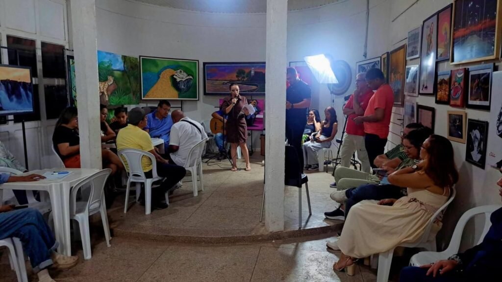 WhatsApp-Image-2026-05-07-at-23.26.49-1024x576 Cores, cultura e ancestralidade: exposição “Amazônia em Traços” movimenta a cena artística no Amapá