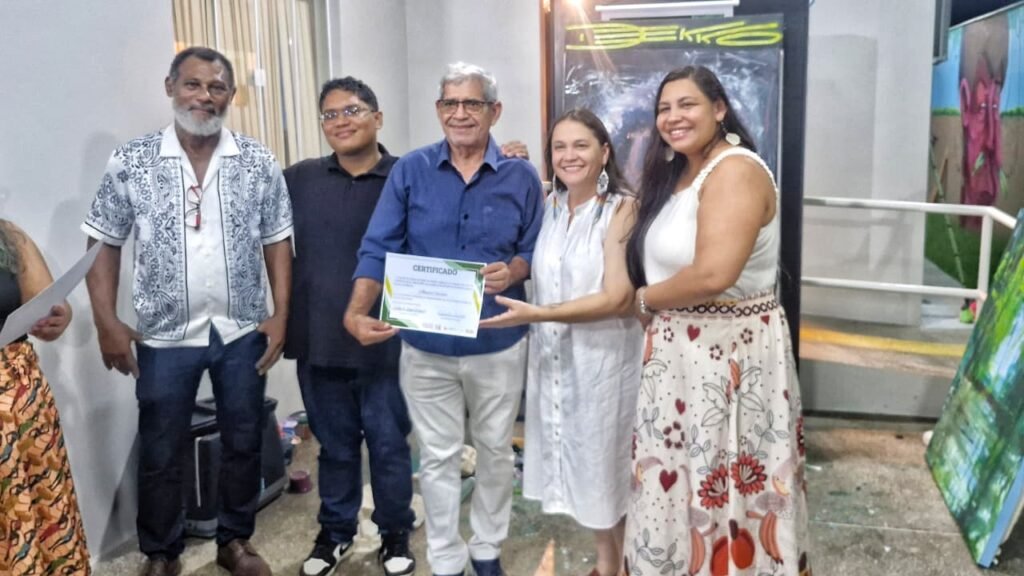 WhatsApp-Image-2026-05-08-at-21.52.23pi-1024x576 Cores, cultura e ancestralidade: exposição “Amazônia em Traços” movimenta a cena artística no Amapá