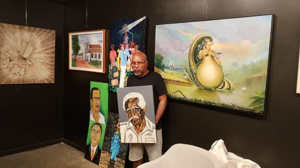 WhatsApp-Image-2026-05-14-at-20.07.16-1024x576 Cores, cultura e ancestralidade: exposição “Amazônia em Traços” movimenta a cena artística no Amapá